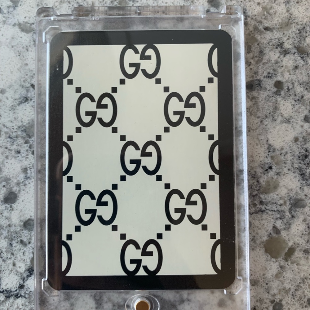 Gucci playing card queen of spades in case | collection gg interlocking |